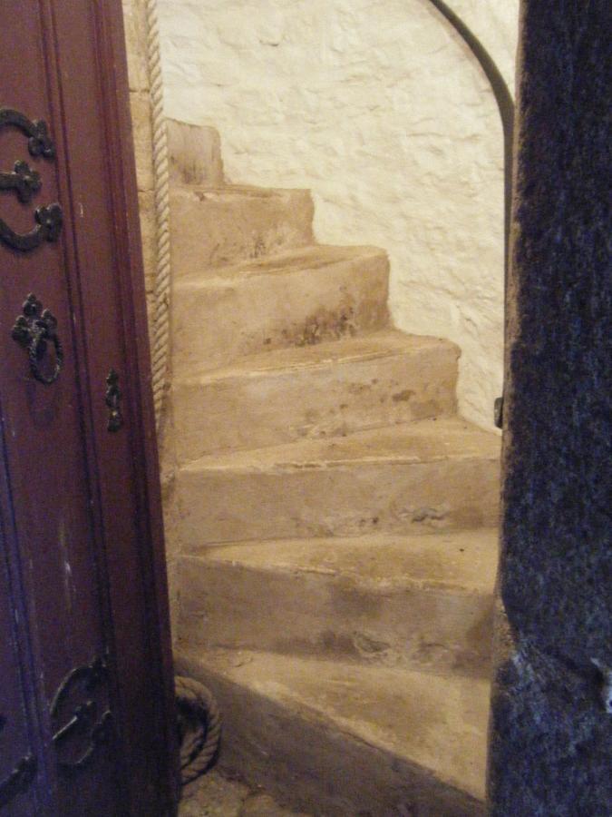 Welsh Gatehouse, Historic Castle Which Can Cater For Electric Vehicle Mathern Экстерьер фото